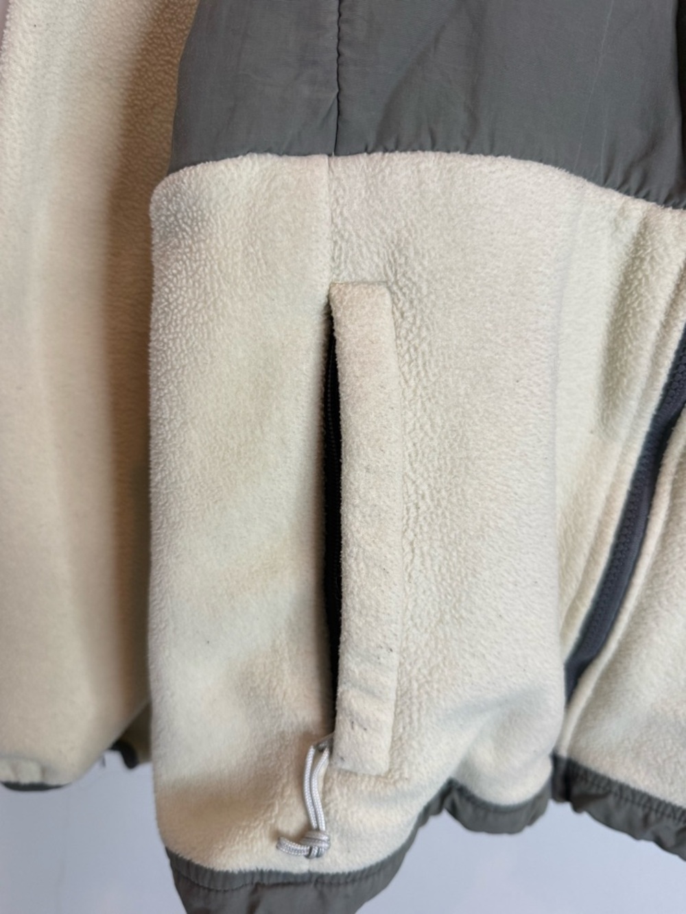 The North Face Cream & Gray Jacket - Picture 3 of 9